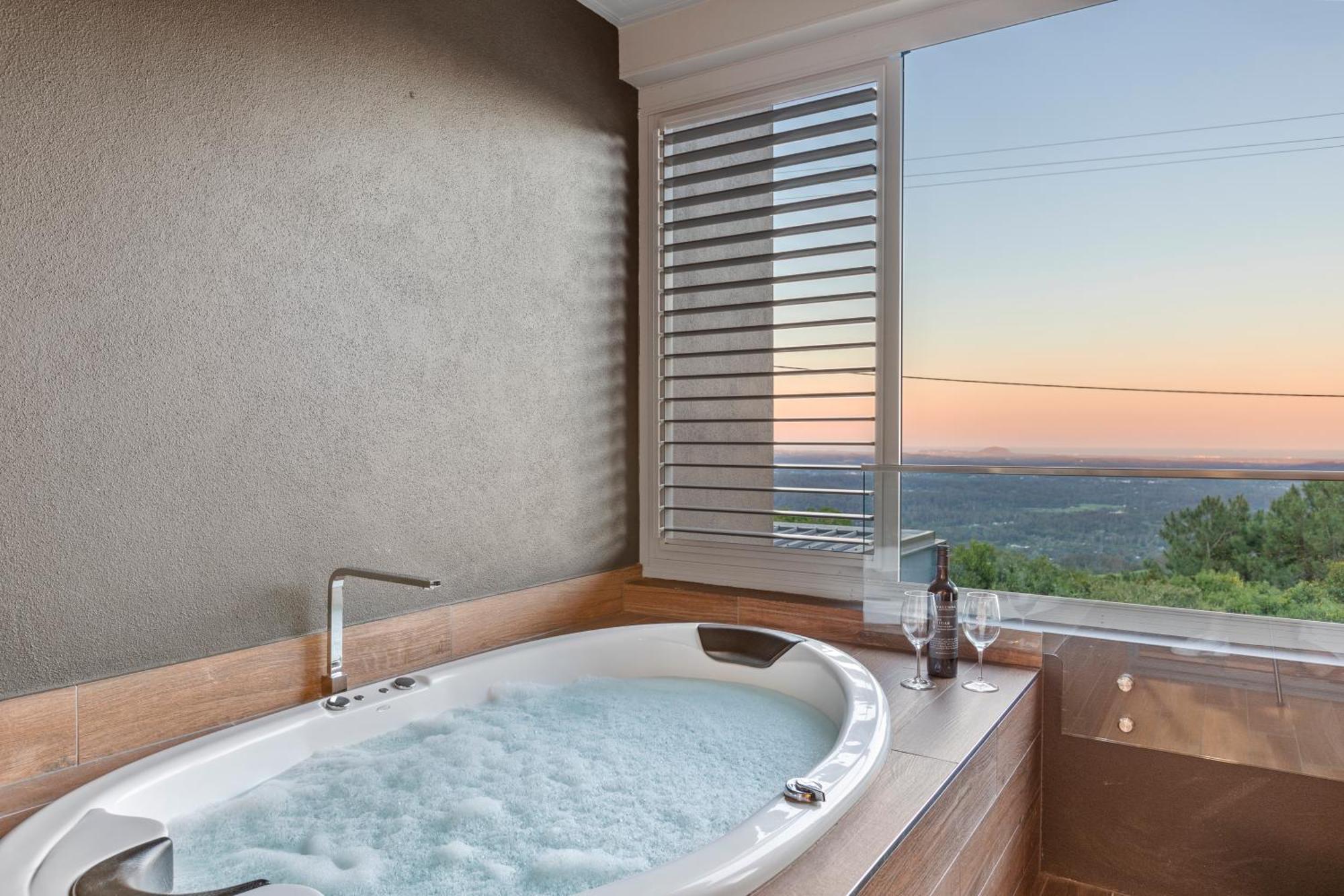 Altitude On Montville Oda fotoğraf A whirlpool bathtub