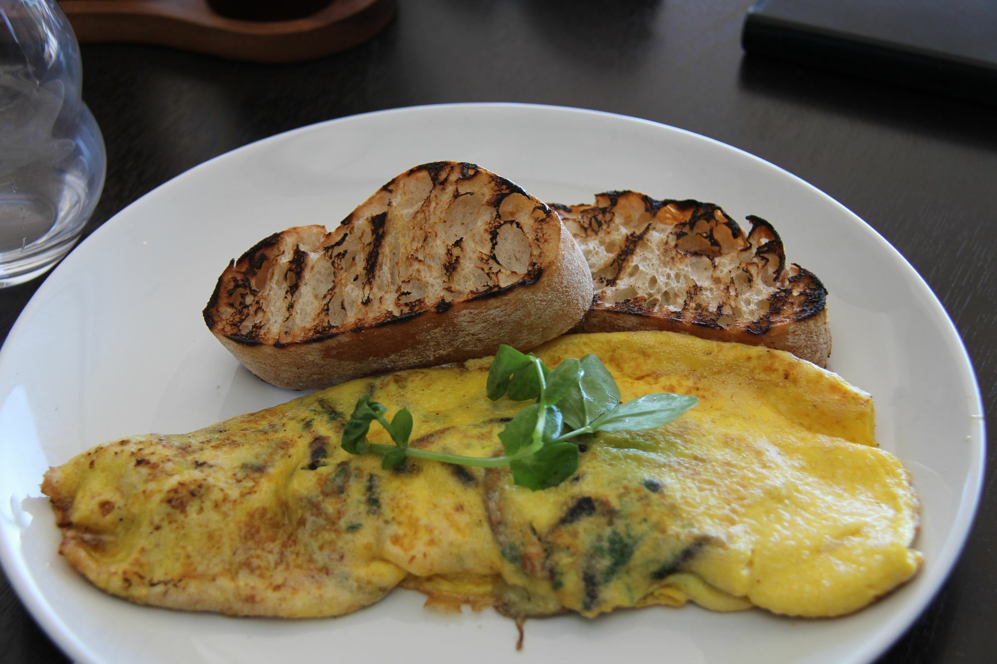 Altitude On Montville Dış mekan fotoğraf An omelette with herbs